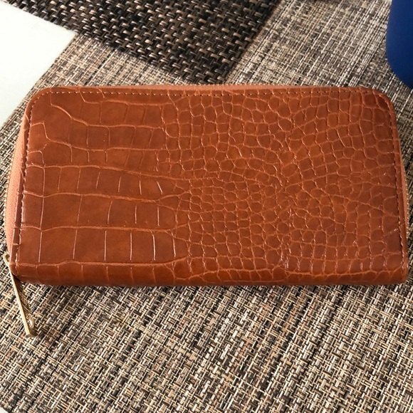 Croc chic embossed zip around wallet - Picture 1 of 3